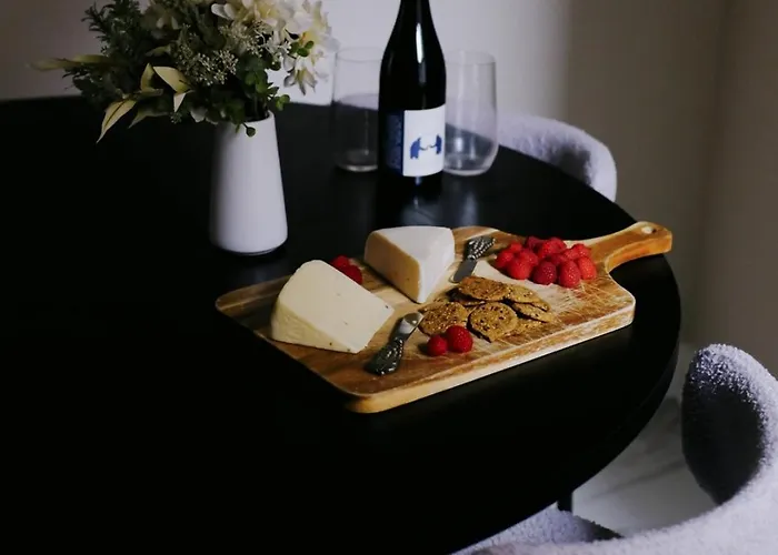 Apartamento 2br Fitness Pad • Private Gym • Sleeps 7 *